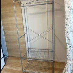 テレビ2010年製、ガラス棚、衣紋掛けの画像