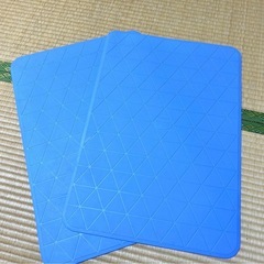 １枚約5,000円のお品。滑り止めシート　安寿　介護などに　２枚