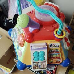 スイッチを押したりできる乳幼児用おもちゃの画像