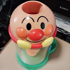 アンパンマンのボールがコロコロ転がって落下していくおもちゃ