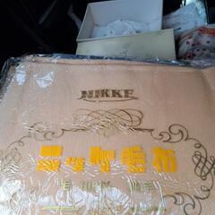 シーツ、こたつ掛け、毛布、全てもらってくれる方の画像