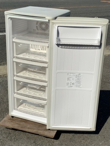 リユース　122L   家庭用　冷凍庫　フリーザー　引出しタイプ　2002年製　三菱電機冷凍庫　　幅48　　奥行58.2高さ112.4