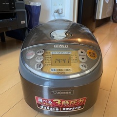 炊飯器（圧力IH 5合炊き）の画像