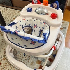 ベビー歩行器