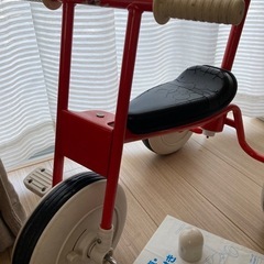 無印良品　手押し棒付き三輪車　赤色の画像