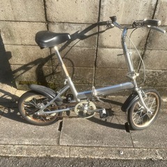 ミニ折りたたみ自転車連絡早い方　前輪パンク直せば治ります。サビも...