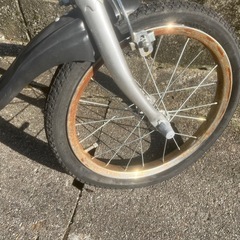 ミニ折りたたみ自転車連絡早い方　前輪パンク直せば治ります。サビも取れば全然のれます！の画像