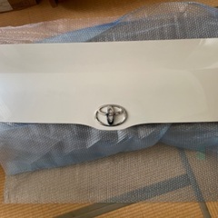 ハイエース純正ボンネット　美品です。