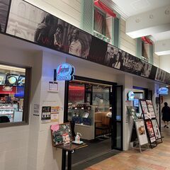 初台駅直結　イタリアンカフェスタッフ大募集！