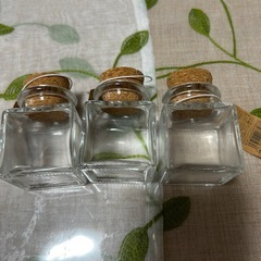 小瓶　コルク蓋　3個セットの画像