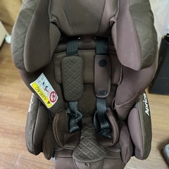 チャイルドシート　Aprica フラディア　グロウ　ISOFIX の画像