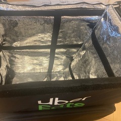 Uber Eatsの宅配リュックの画像