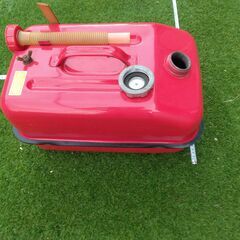 携行缶　20リットル　ガソリン　大自工業製　中古の画像