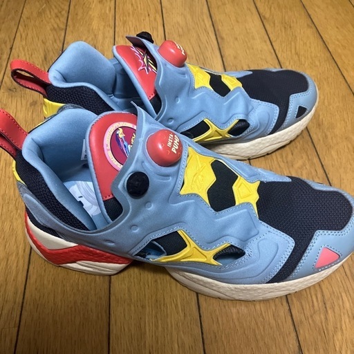 Reebok限定コラボスニーカー

