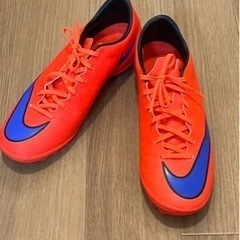 NIKEフットサルシューズ