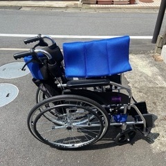 カドクラ 自走用車椅子 折りたたみ式 A101-ABの画像