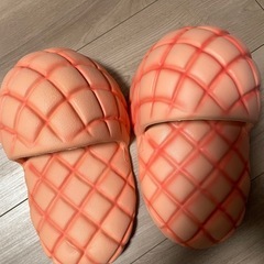 【メルカリ完売】メロンパン型サンダル