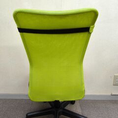 【お引き取り決定】 肘無 オフィスチェア  背面メッシュ（グリーン）の画像