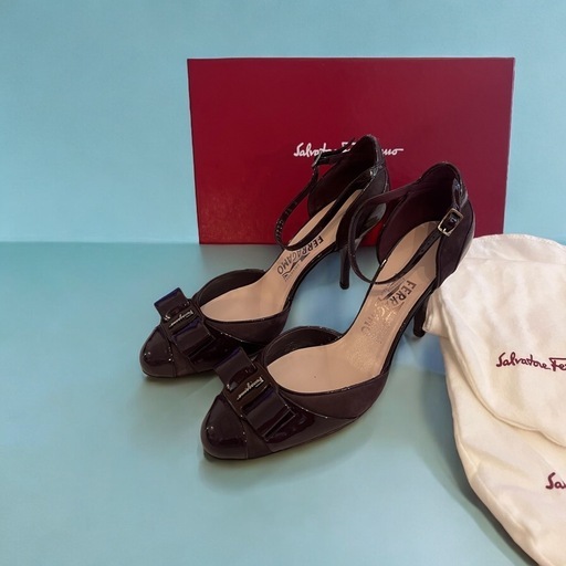 【展示品】Ferragamo ヴァラ ストラップパンプス 7D 24.5cm