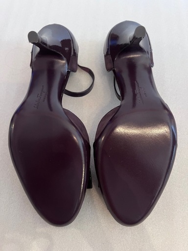 【展示品】Ferragamo ヴァラ ストラップパンプス 7D 24.5cm