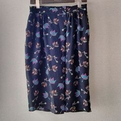 Tucker スカート