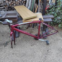 壊れた自転車