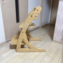 子供用食卓チェア(汚れ、傷多数あり)の画像