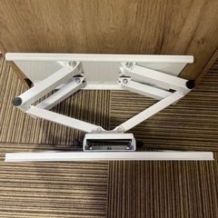 壁掛けテレビ　金具の画像