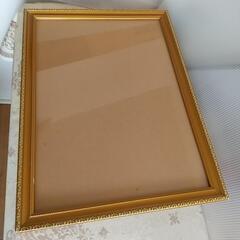 金縁の額縁 絵や写真や賞状入れ 48.5×36.3の画像