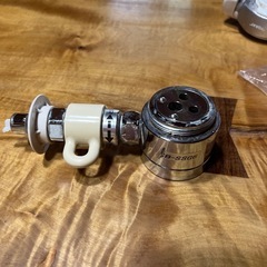 トラビーノ浄水器と食洗機用分岐金具
の画像