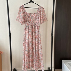 花柄ワンピース
