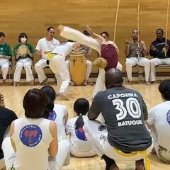 カポエイラ　格闘技ダンス音楽の混じるブラジルの伝統芸能の画像