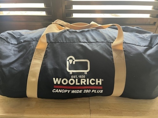 ピンクのテントとタープのセット