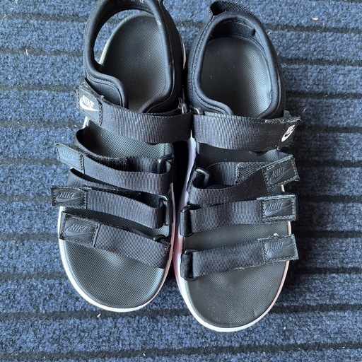 NIKE厚底サンダル25