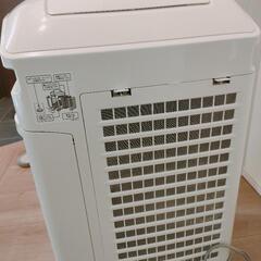 SHARP　加湿空気清浄機　KC-B50-Wの画像