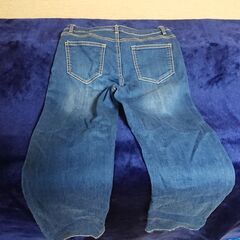 ⑮　パンツ　ジーンズ　レディース　サイズ　ウエスト６１　ヒップ８９　ストレッチ生地の画像
