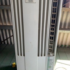 コロナ窓型エアコン2011年製