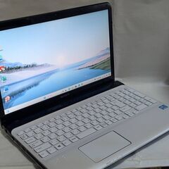 ?V受け渡し予定AIO?SVE15136CJW?美品白?SSD?WIN11?Office2021