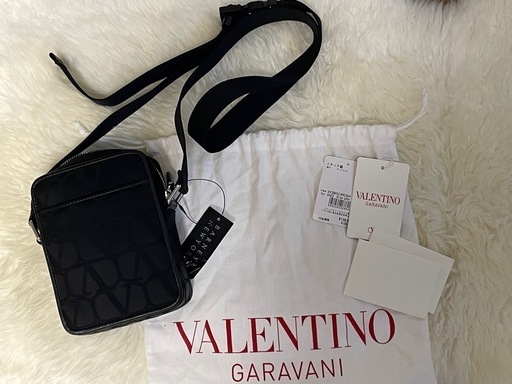 ヴァレンティノのショルダーバッグ新品