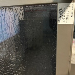 高級家具パモウナ　定価10万円　カッコ良くてお洒落　クラックガラステーブルの画像