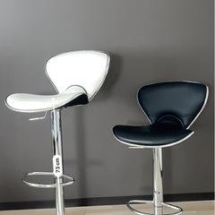 【ニトリ】カウンターチェア回転式/ホワイト/ブラックの画像