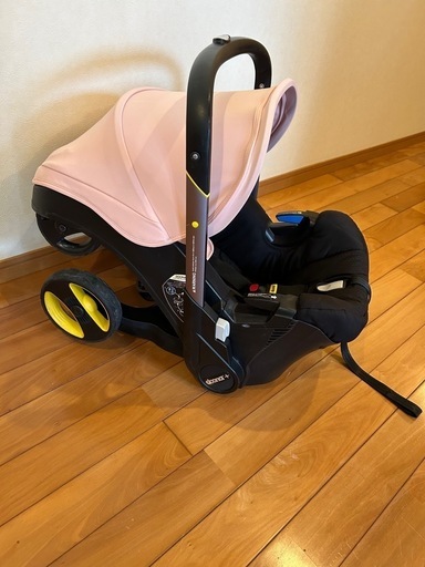 お取り置き中の為　返信致しかねます。　　ドゥーナ　doona インファントカーシート 