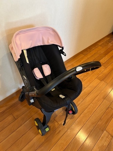 お取り置き中の為　返信致しかねます。　　ドゥーナ　doona インファントカーシート 