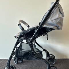 【商談中】COMBIコンビ 両体面ベビーカーすご軽4.5kg！！　