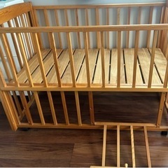 ベビーベッドの画像