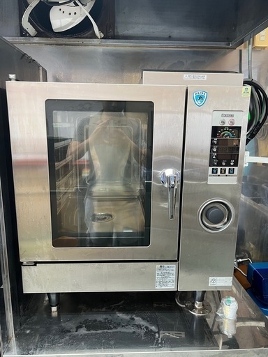 購入後一年未満！極美品のスチームコンベクション