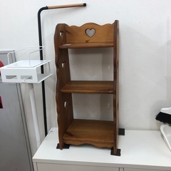 カントリー調オープンシェルフ　ハートくり抜き　キズ有り　木製ブラ...