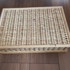 無印良品　ブリ材フタ付バスケット