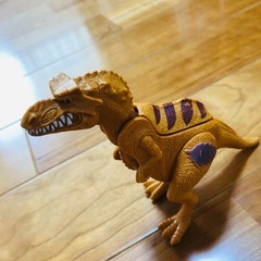 くるっと表情が変わるティラノサウルスの画像