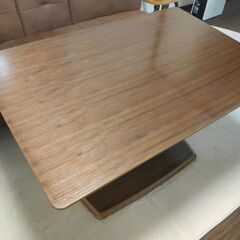 昇降式テーブル